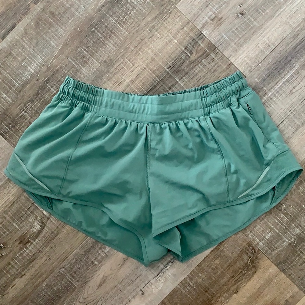 Lululemon Hotty Hot Shorts 2.5”